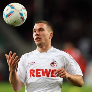 九游电脑版-转会泡沫：高昂转会费是否带来风险？，转会费最新排行